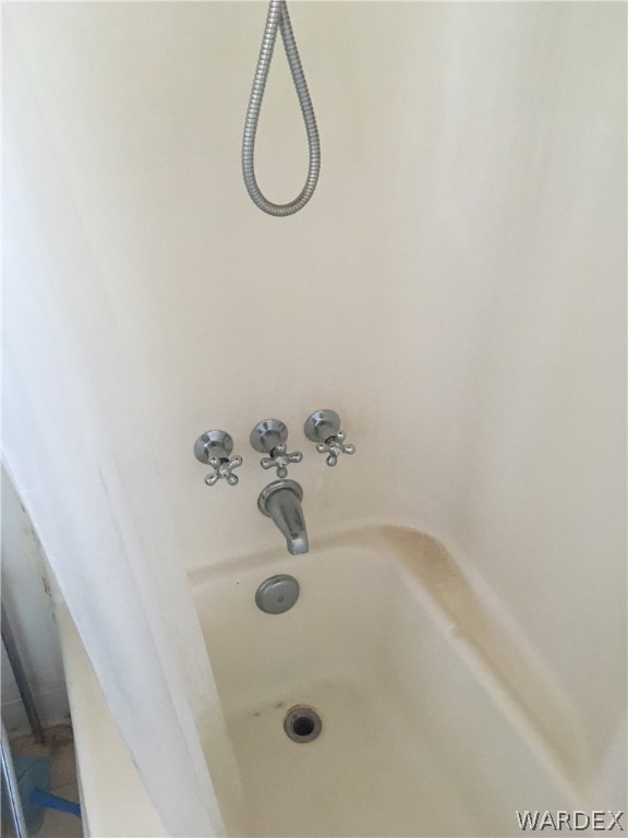 4238 West Ranch Road Golden Valley, AZ 86413 - Photo 23 of 45 a bathroom with a shower