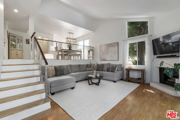 $899,000 | 15157 West Magnolia Boulevard, Unit F, Sherman Oaks, CA 91403