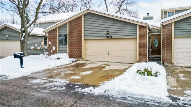 $256,900 | 39875 North Golf Lane, Antioch, IL 60002