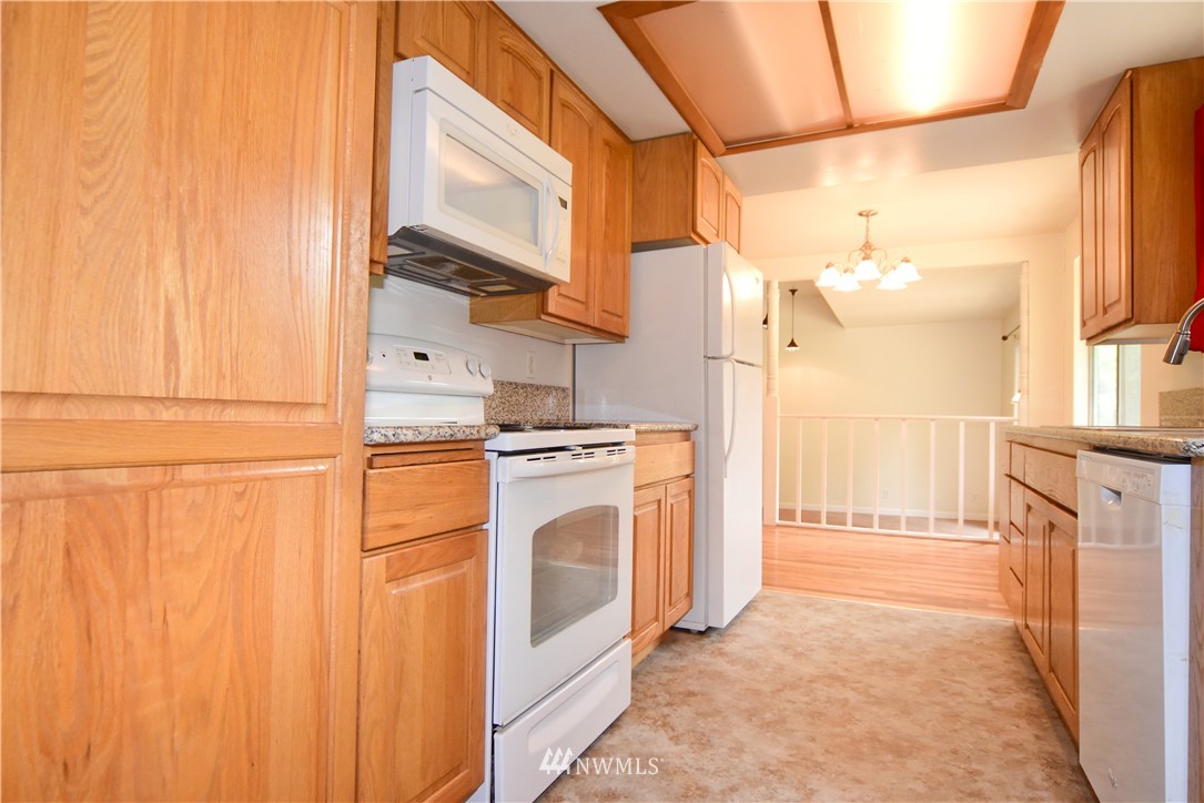 17822 Southeast 146th Street Renton, WA 98059 - Photo 12 of 24