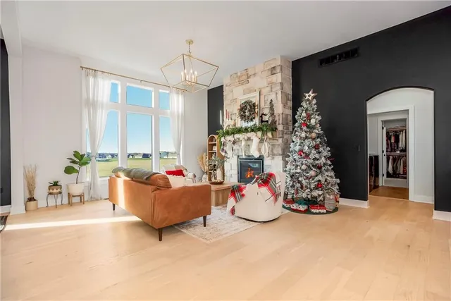 $615,000 | 21123 West 186th Ter Spring Hill, Spring Hill, KS 66083