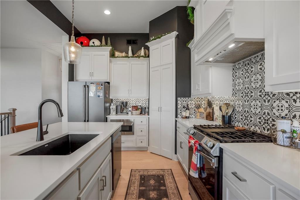 21123 West 186th Ter Spring Hill Spring Hill, KS 66083 - Photo 8 of 33