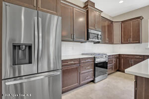 4335 Negal Circle Melbourne, FL 32901 - Photo 11 of 21 Kitchen