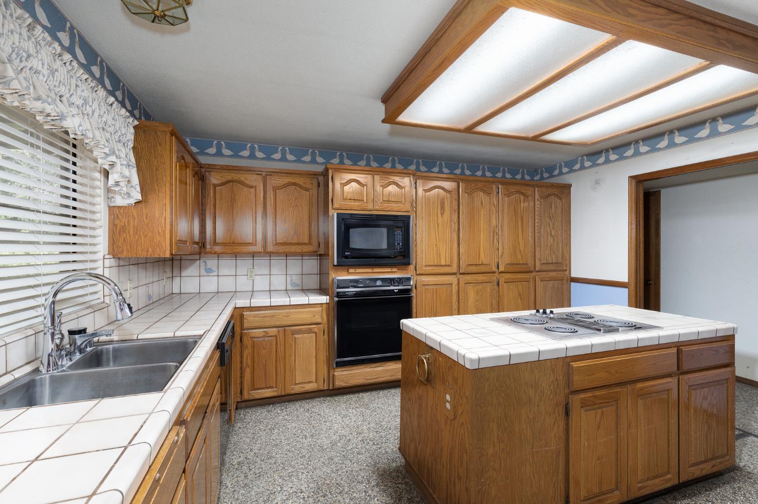 2038 Rall Avenue Clovis, CA 93611 - Photo 10 of 37 Gallery Image 10
