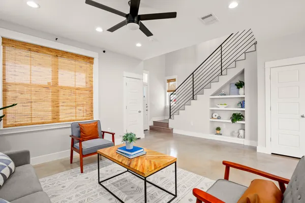 $3,400 | 1809 Chestnut Avenue, Unit 1, Austin, TX 78702