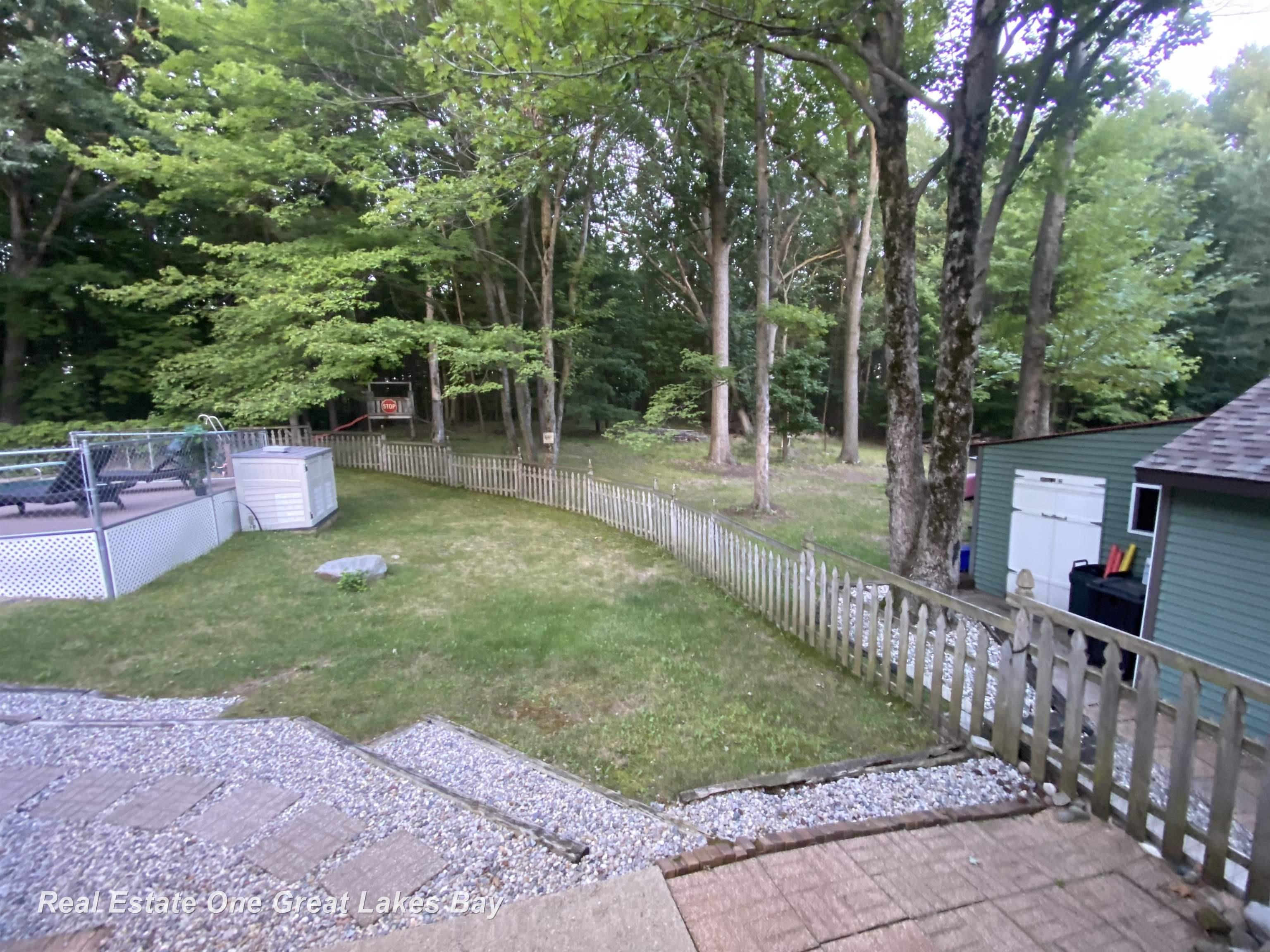 1885 Erskine Road Hemlock, MI 48626 - Photo 15 of 45