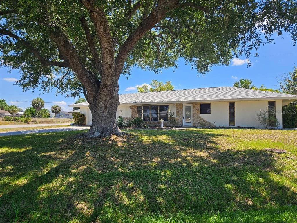 355 Spring Lake Boulevard Northwest Port Charlotte, FL 33952 - Photo 28 of 43