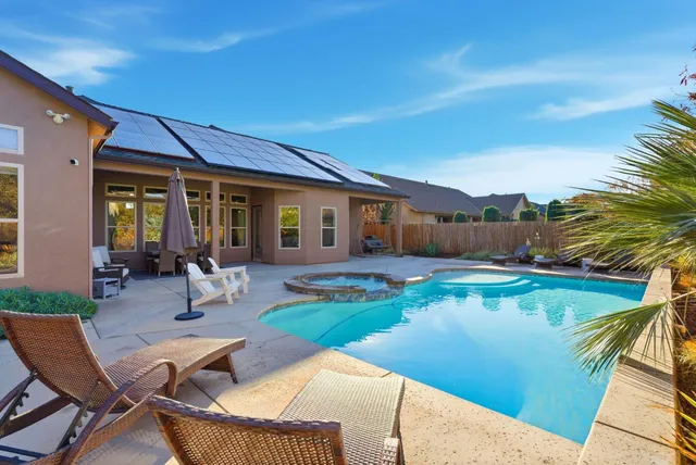 $799,000 | 170 West Pioneer Way, Hanford, CA 93230