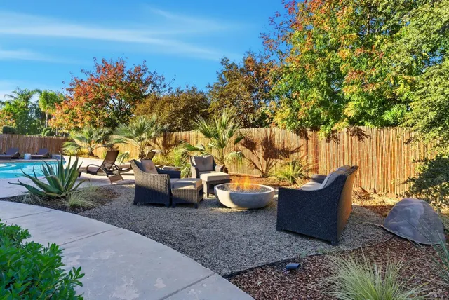 $799,000 | 170 West Pioneer Way, Hanford, CA 93230