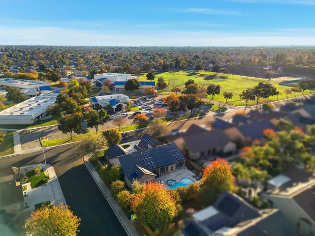 $799,000 | 170 West Pioneer Way, Hanford, CA 93230