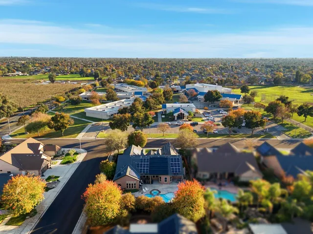 $799,000 | 170 West Pioneer Way, Hanford, CA 93230