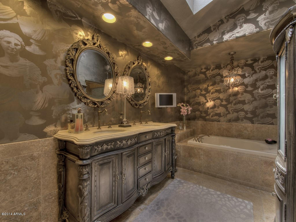 7525 East Gainey Ranch Road, Unit 142 Scottsdale, AZ 85258 - Photo 12 of 28 013_Master Bathroom