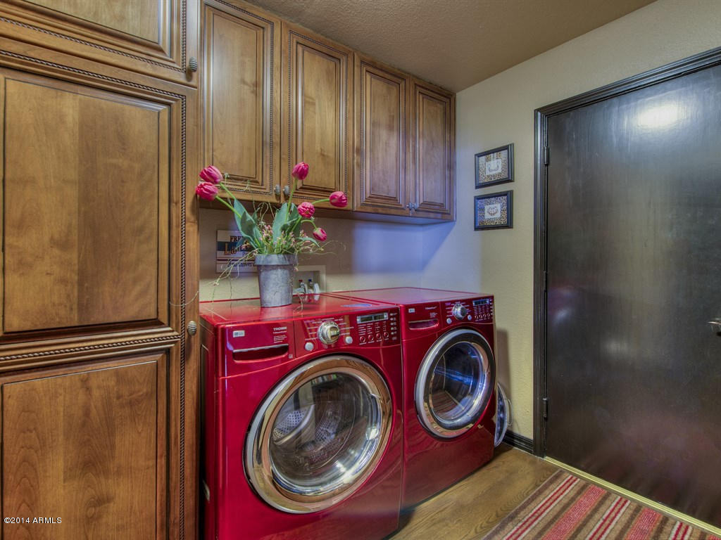7525 East Gainey Ranch Road, Unit 142 Scottsdale, AZ 85258 - Photo 20 of 28 021_Laundry Room