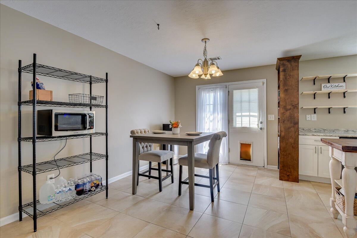 527 Capstone Way Grovetown, GA 30813 - Photo 15 of 38 Breakfast Room