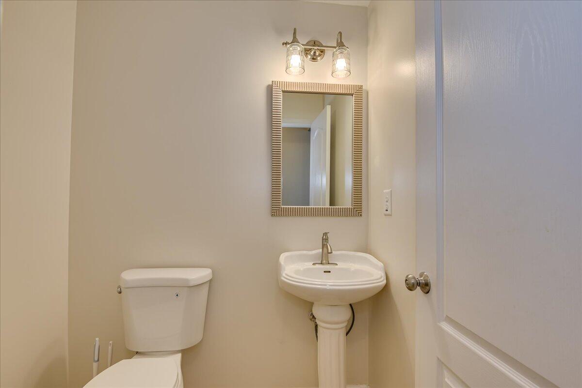 527 Capstone Way Grovetown, GA 30813 - Photo 17 of 38 Powder Room