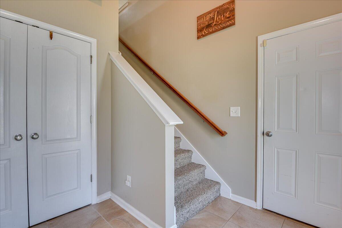 527 Capstone Way Grovetown, GA 30813 - Photo 23 of 38 Foyer/Stairwell