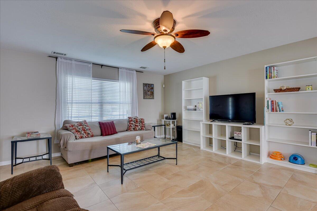 527 Capstone Way Grovetown, GA 30813 - Photo 7 of 38 Living Room