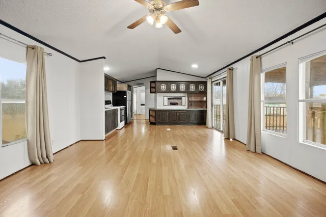 $1,500 | 9910 County Road 200, Alvin, TX 77511