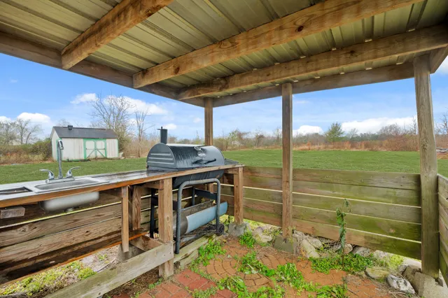 $1,500 | 9910 County Road 200, Alvin, TX 77511