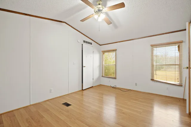 $1,500 | 9910 County Road 200, Alvin, TX 77511