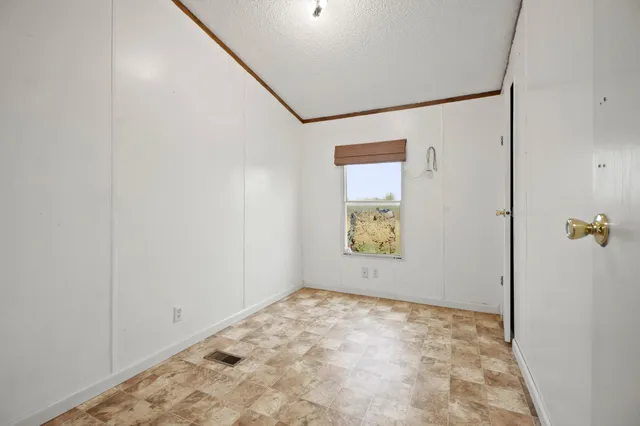 $1,500 | 9910 County Road 200, Alvin, TX 77511