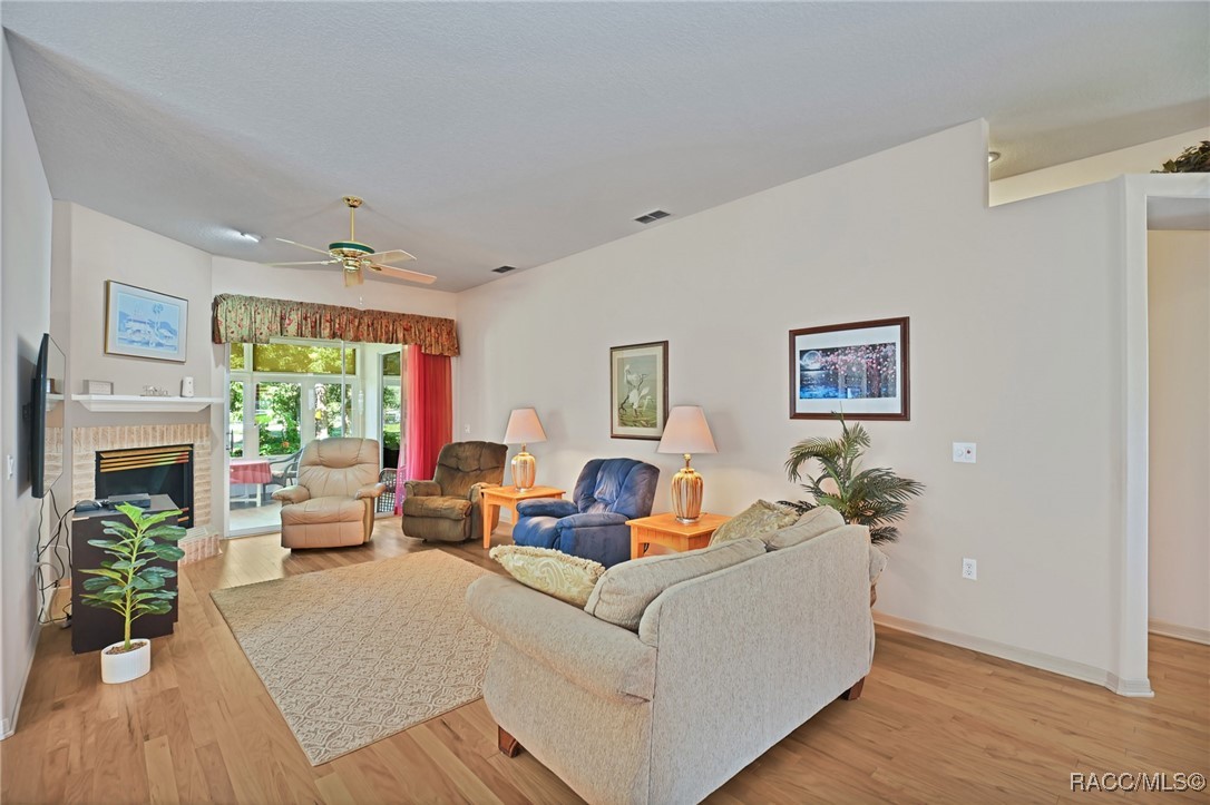 6 Byrsonima Loop Homosassa, FL 34446 - Photo 5 of 48 GREAT ROOM 2