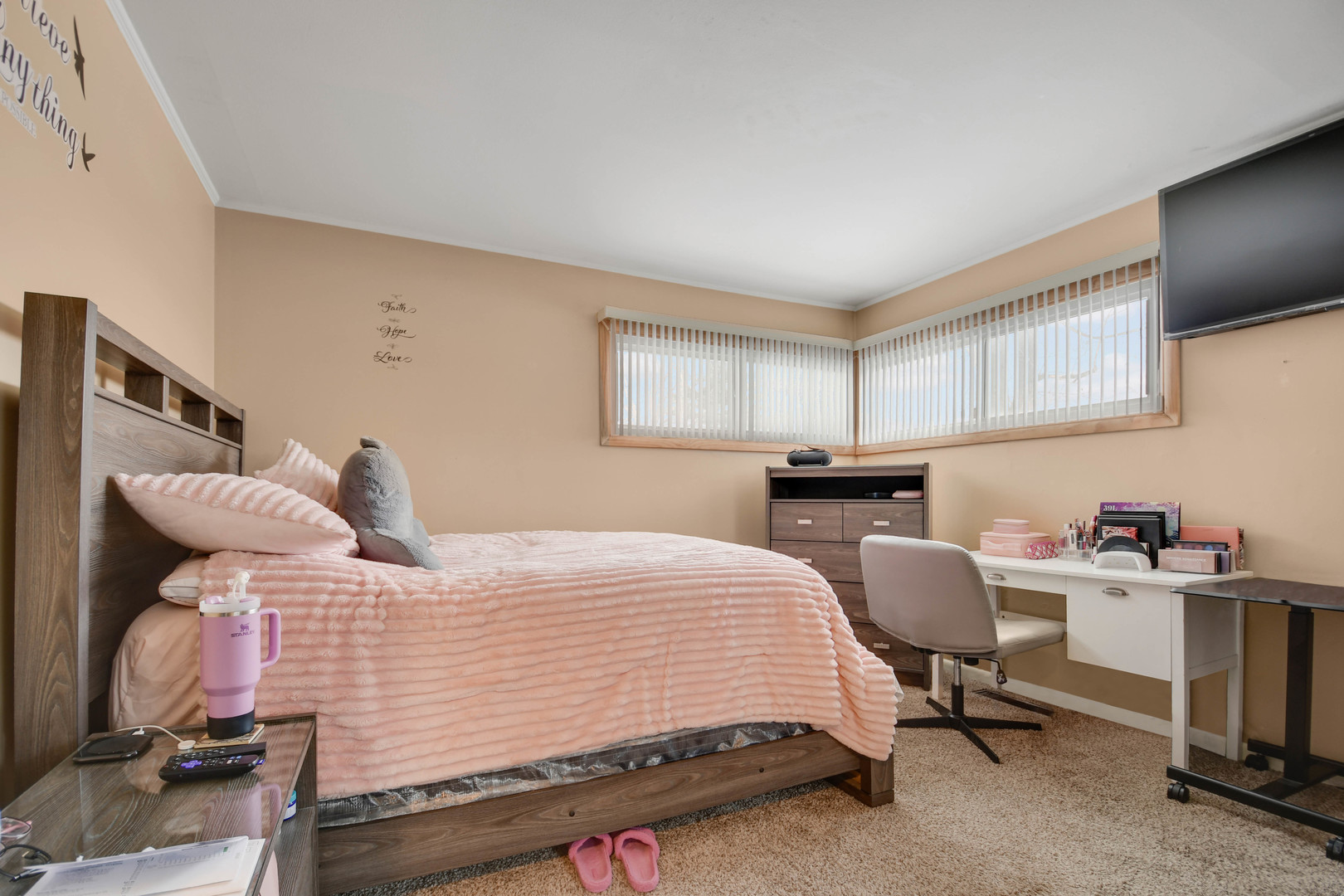 314 Windsor Street Park Forest, IL 60466 - Photo 13 of 20 a bedroom with a bed and a window