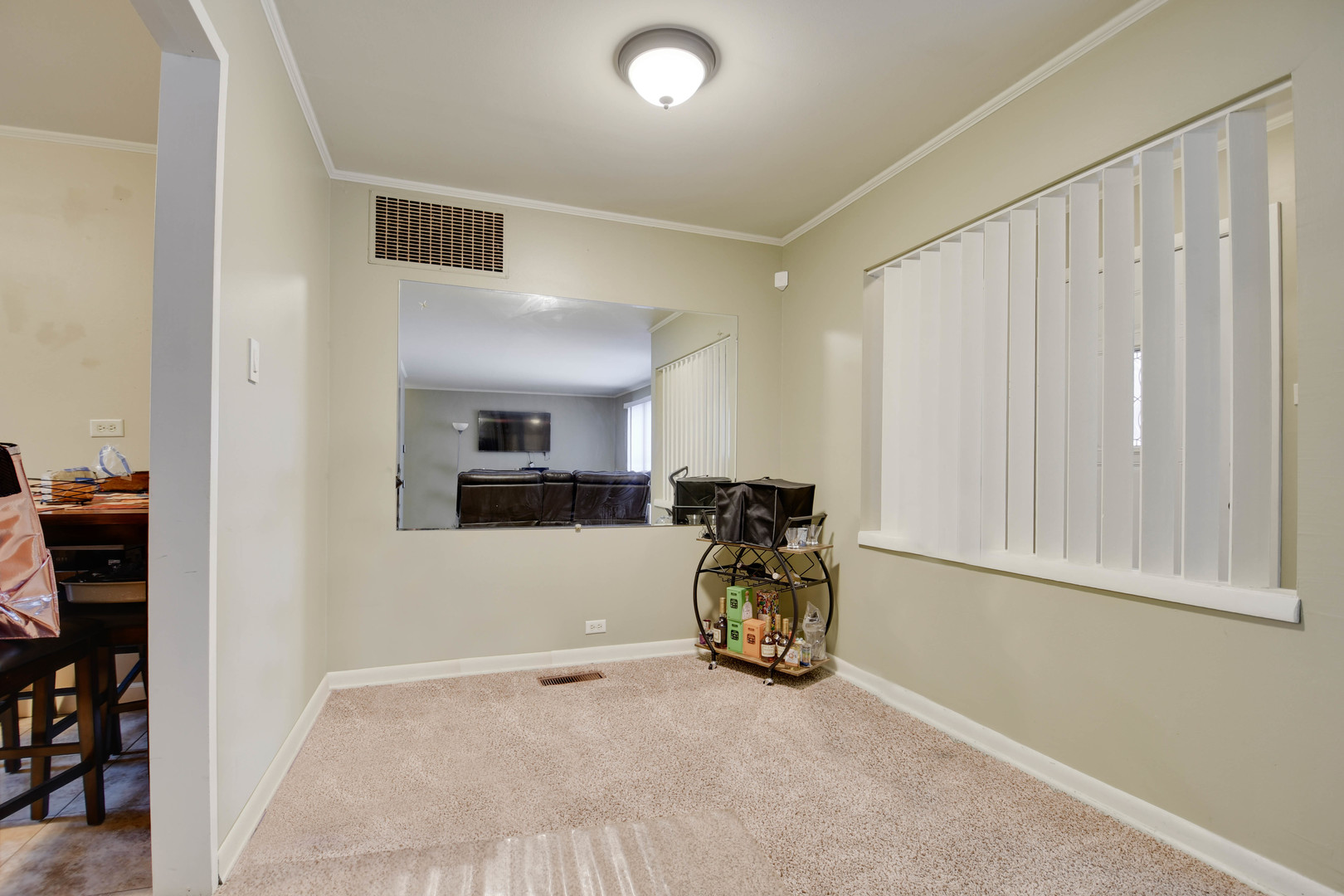 314 Windsor Street Park Forest, IL 60466 - Photo 6 of 20 a view of a livingroom with furniture