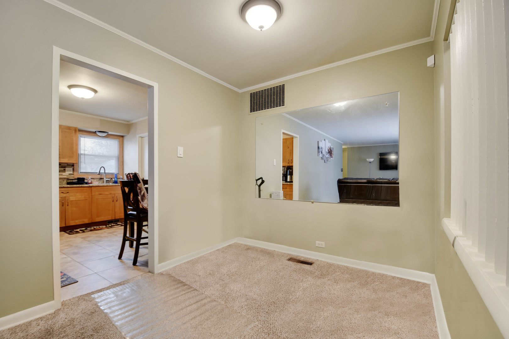 314 Windsor Street Park Forest, IL 60466 - Photo 7 of 20 a view of a living room