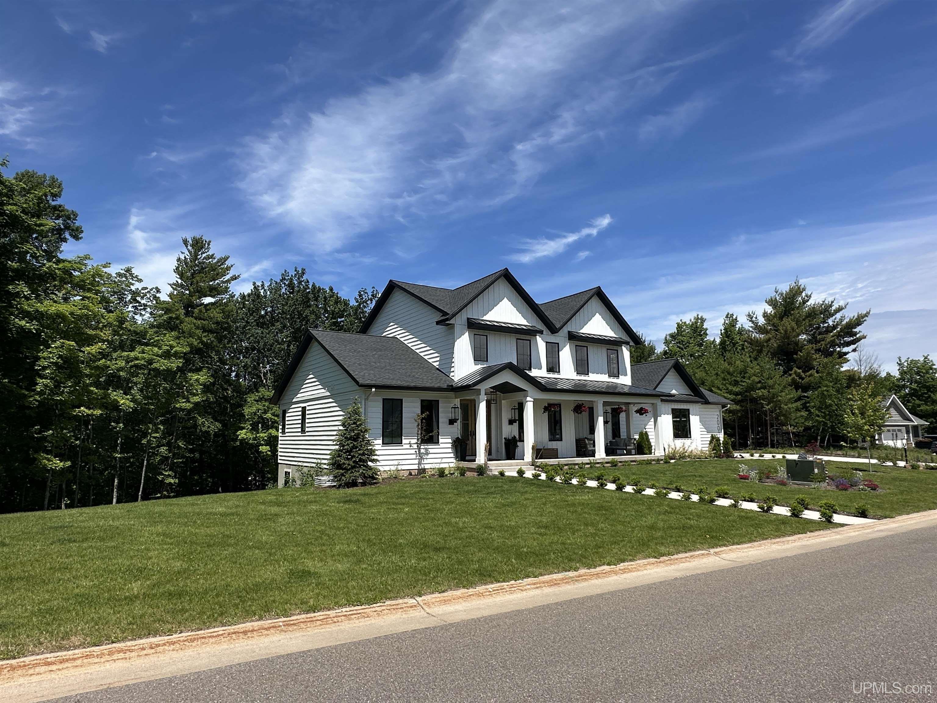 2002 Maple Rdg Drive Marquette, MI 49855 - Photo 2 of 98