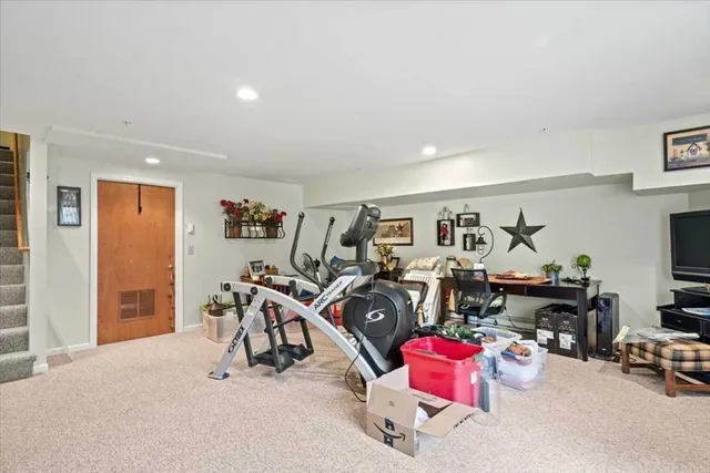 $385,000 | 25 Green Briar Road, Unit 25, Fitchburg, MA 01420