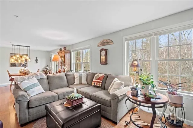 $385,000 | 25 Green Briar Road, Unit 25, Fitchburg, MA 01420