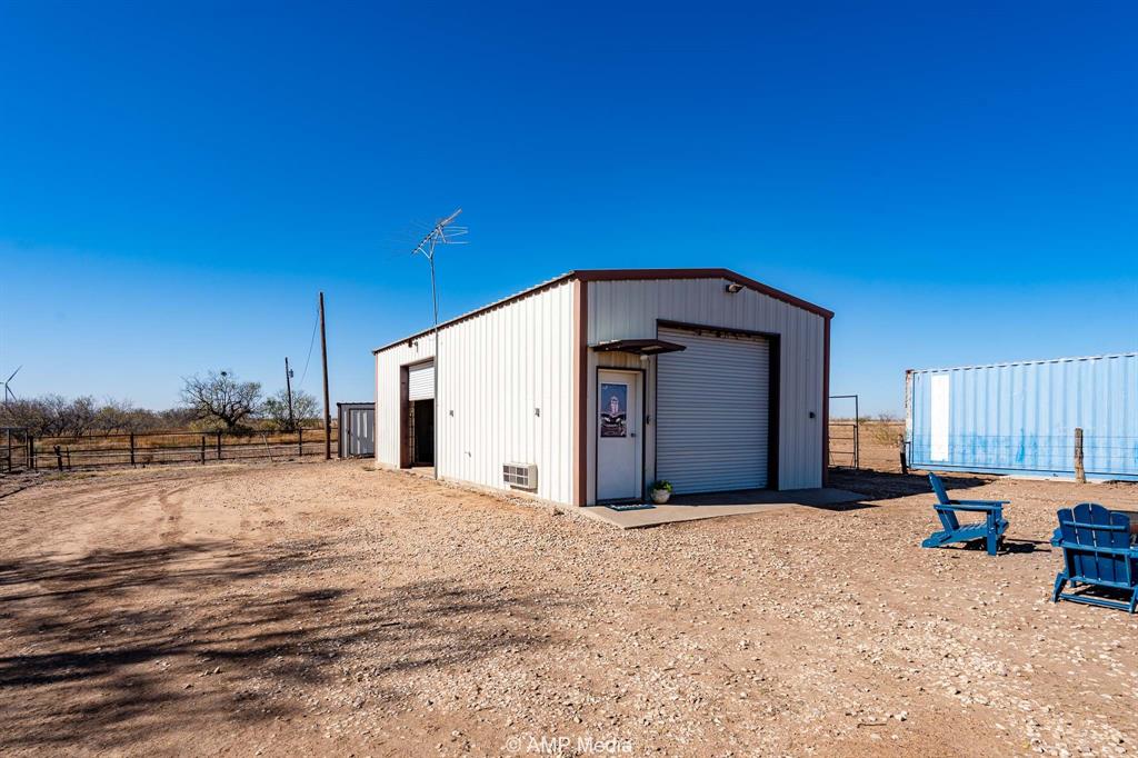 Cr Cr 450th Roscoe, TX 79545 - Photo 21 of 39 a view of a house with a snow in the background