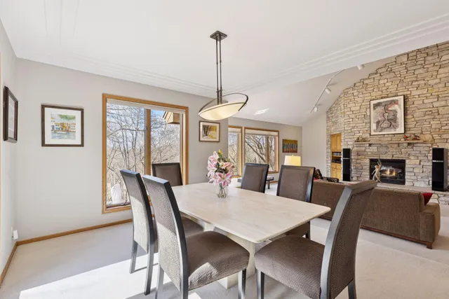 $950,000 | 6287 Crackleberry Trail, Woodbury, MN 55129