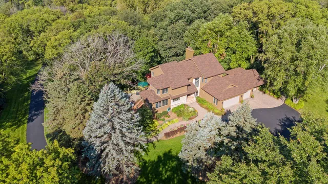 $950,000 | 6287 Crackleberry Trail, Woodbury, MN 55129