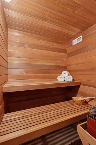 $950,000 | 6287 Crackleberry Trail, Woodbury, MN 55129