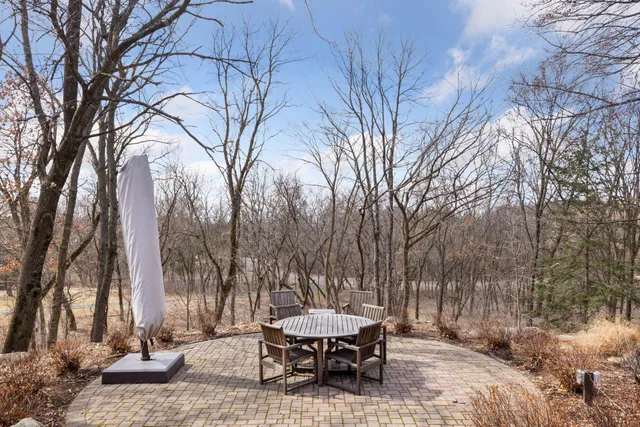 $950,000 | 6287 Crackleberry Trail, Woodbury, MN 55129