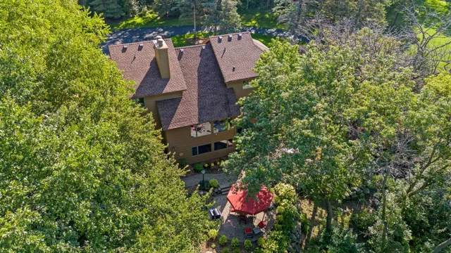 $950,000 | 6287 Crackleberry Trail, Woodbury, MN 55129