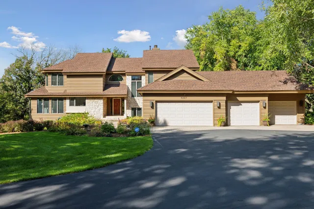 $950,000 | 6287 Crackleberry Trail, Woodbury, MN 55129