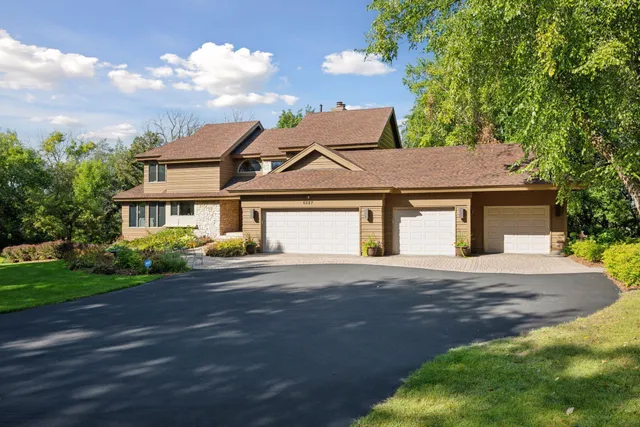 $950,000 | 6287 Crackleberry Trail, Woodbury, MN 55129