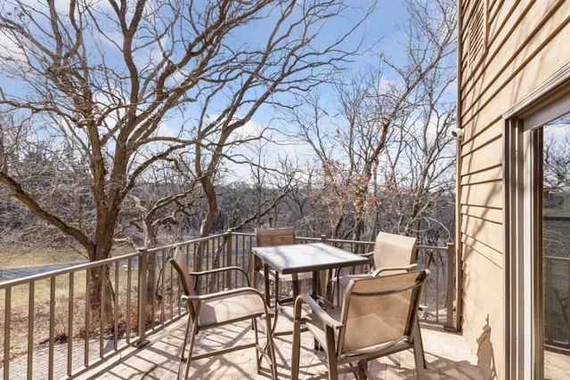 $950,000 | 6287 Crackleberry Trail, Woodbury, MN 55129