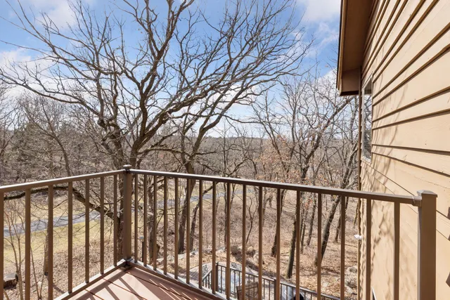 $950,000 | 6287 Crackleberry Trail, Woodbury, MN 55129