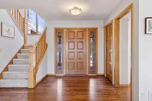 $950,000 | 6287 Crackleberry Trail, Woodbury, MN 55129