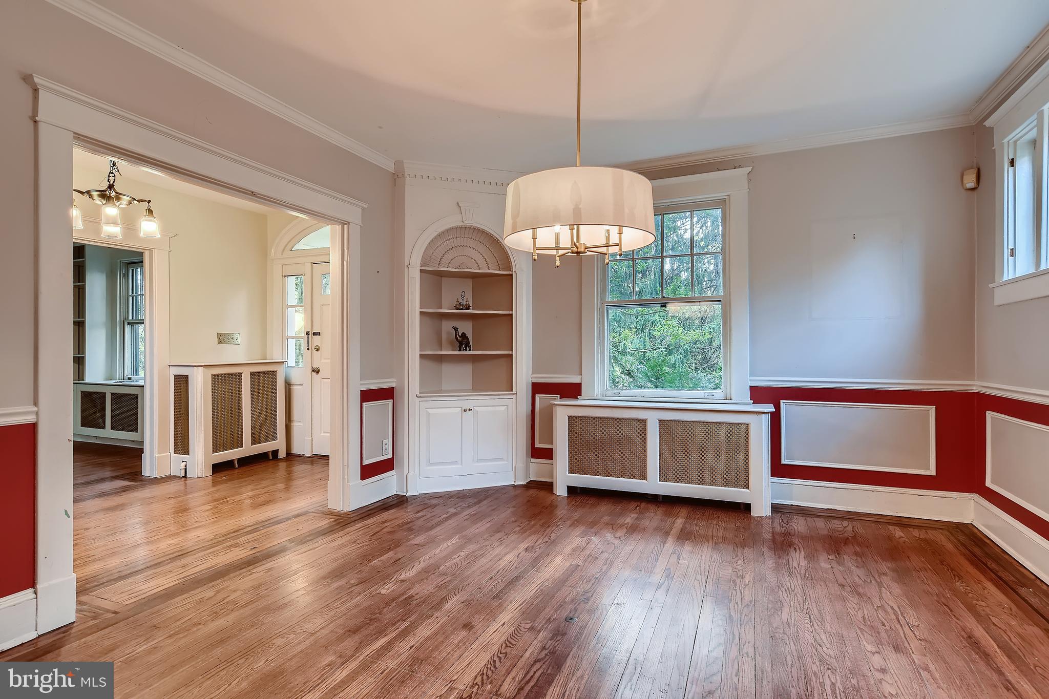 5003 Falls Rd Terrace Baltimore, MD 21210 - Photo 10 of 28 Dining Room with corner cupboard