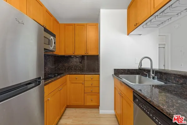 $2,900 | 1440 Veteran Avenue, Unit 404, Los Angeles, CA 90024