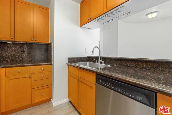 $2,900 | 1440 Veteran Avenue, Unit 404, Los Angeles, CA 90024