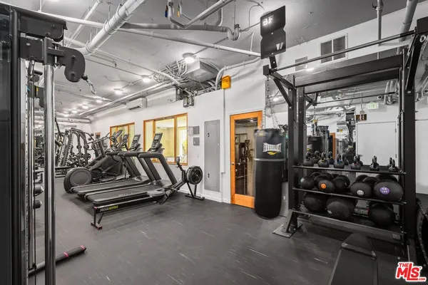 $2,900 | 1440 Veteran Avenue, Unit 404, Los Angeles, CA 90024