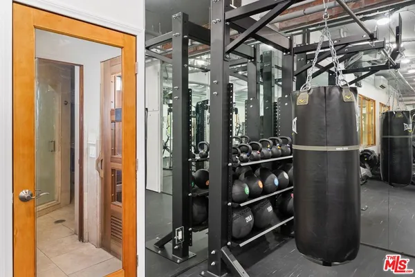 $2,900 | 1440 Veteran Avenue, Unit 404, Los Angeles, CA 90024