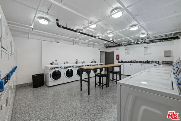 $2,900 | 1440 Veteran Avenue, Unit 404, Los Angeles, CA 90024