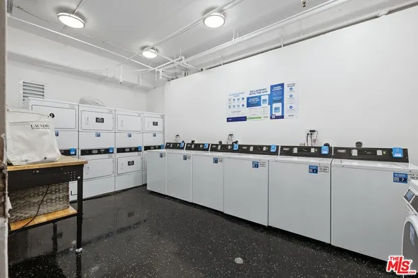 $2,900 | 1440 Veteran Avenue, Unit 404, Los Angeles, CA 90024